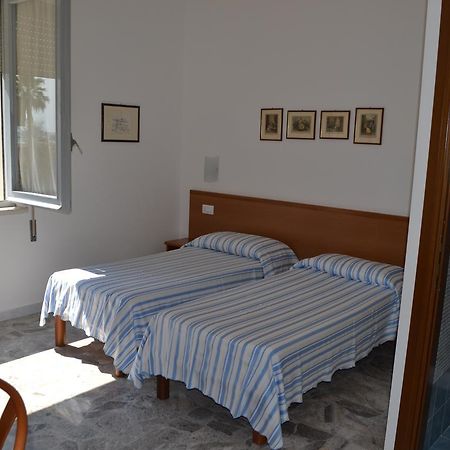 Albergo Quaglia Roseto Degli Abruzzi Esterno foto