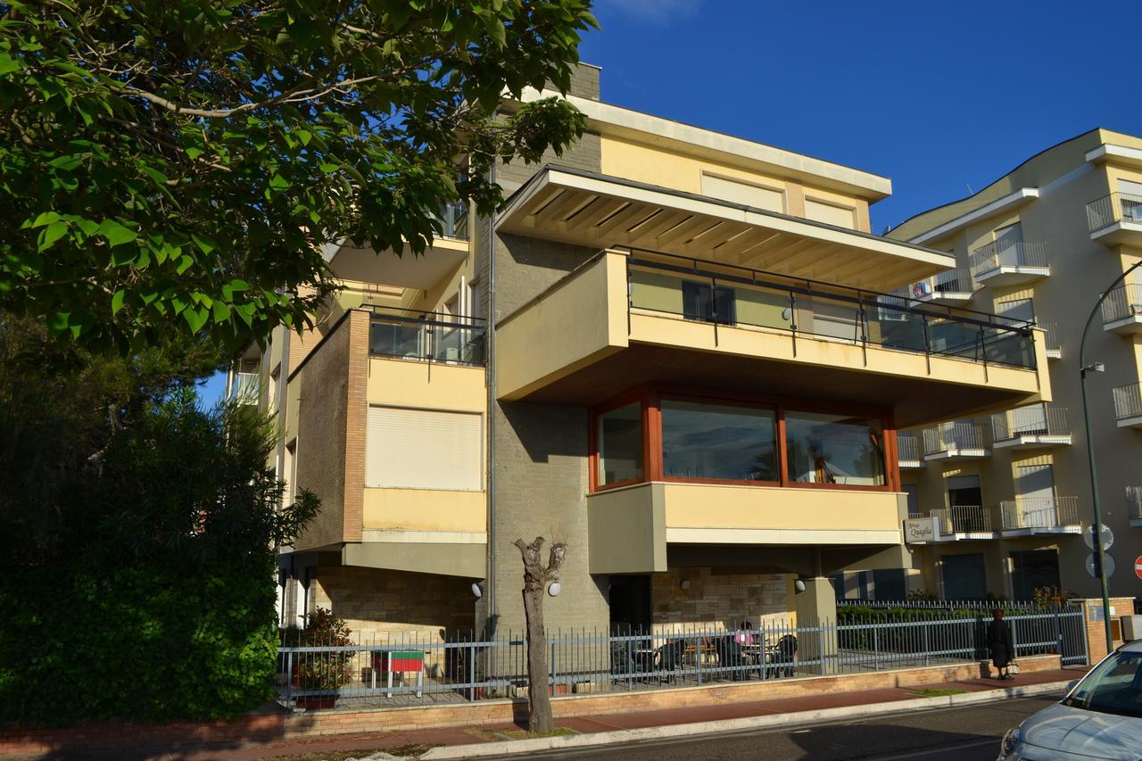 Albergo Quaglia Roseto Degli Abruzzi Esterno foto